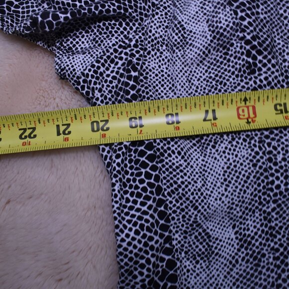 Harve Benard Snake Print Button Up Blouse Sz L Short Sleeve Cotton Collared Top - Picture 11 of 12